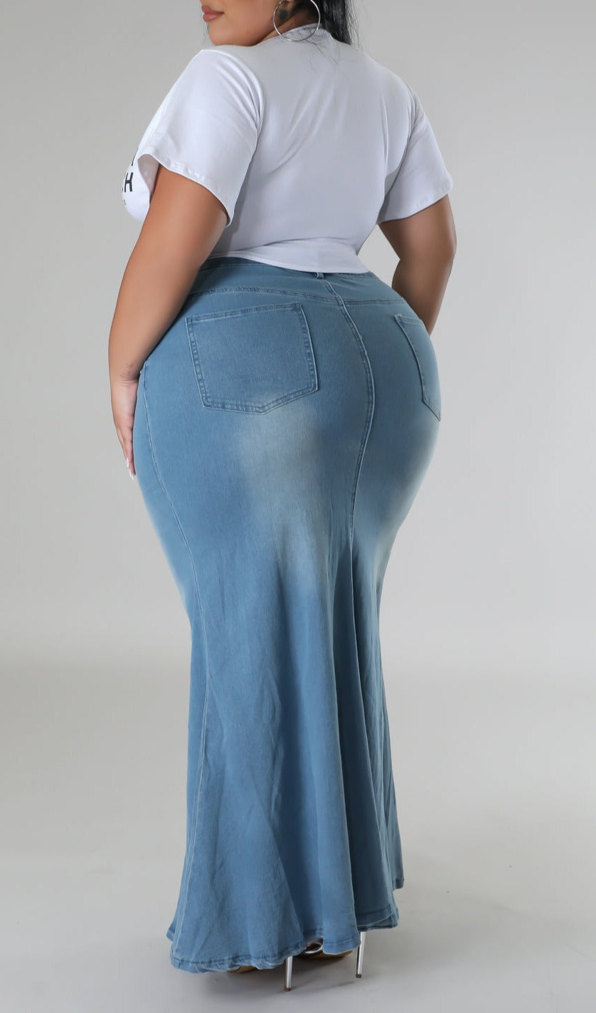 Silhouette Denim Maxi Skirt (Curvy) - SASHAY COUTURE BOUTIQUE Plus