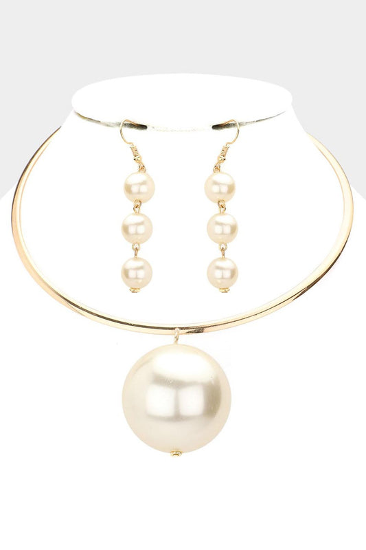 Oversized Pearl Pendant Choker Necklace - SASHAY COUTURE BOUTIQUE Apparel & Accessories